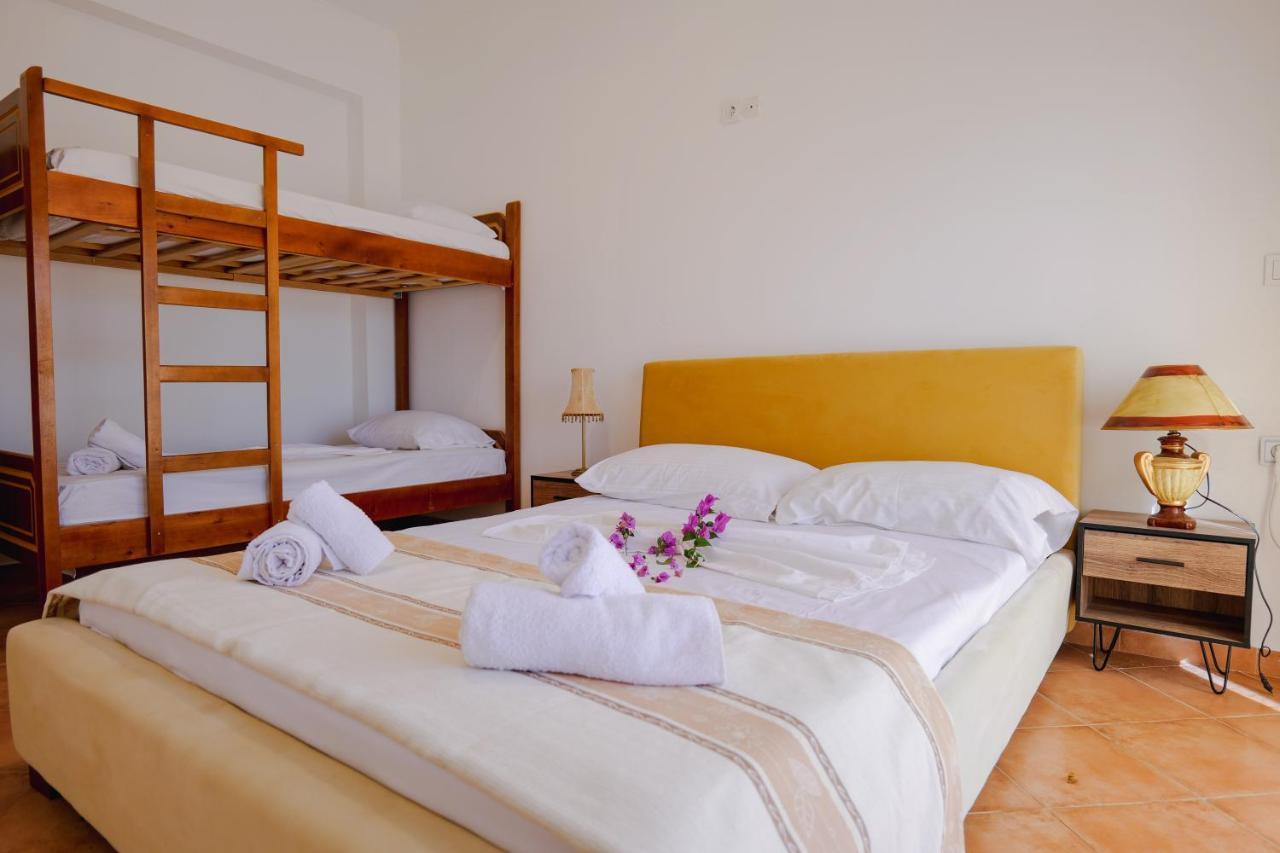 Hotel Leon Саранде Екстериор снимка