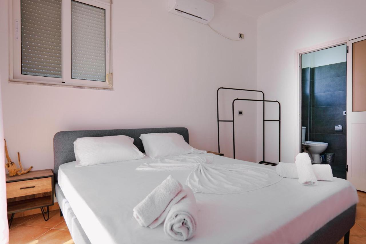 Hotel Leon Саранде Екстериор снимка