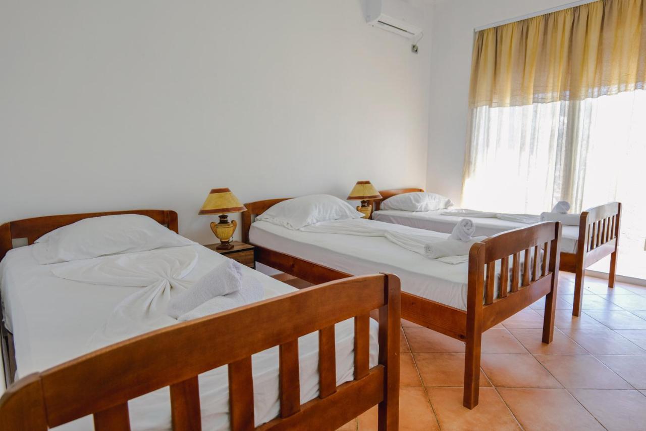 Hotel Leon Саранде Екстериор снимка